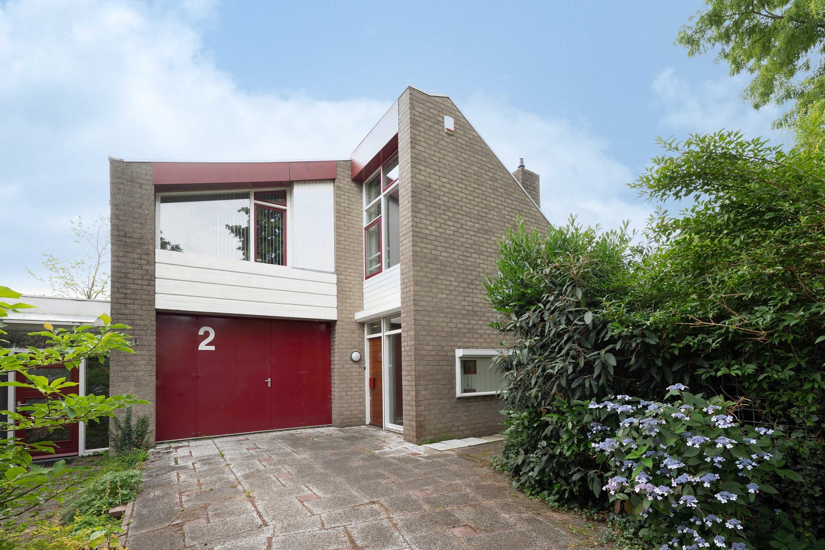 Twee-onder-één-kap te koop: A Koenestraat 2, Oudenbosch