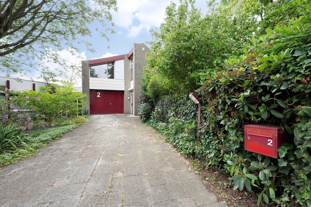 Twee-onder-één-kap te koop: A Koenestraat 2, Oudenbosch