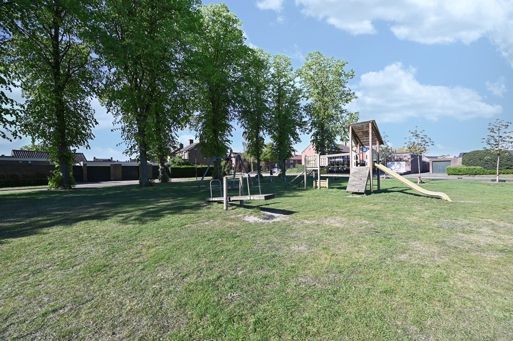 Vrijstaande woning te koop: Akkerlingen 13, Hoeven