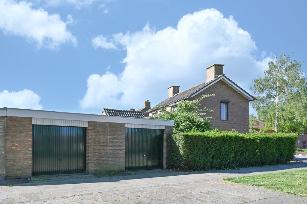 Vrijstaande woning te koop: Akkerlingen 13, Hoeven