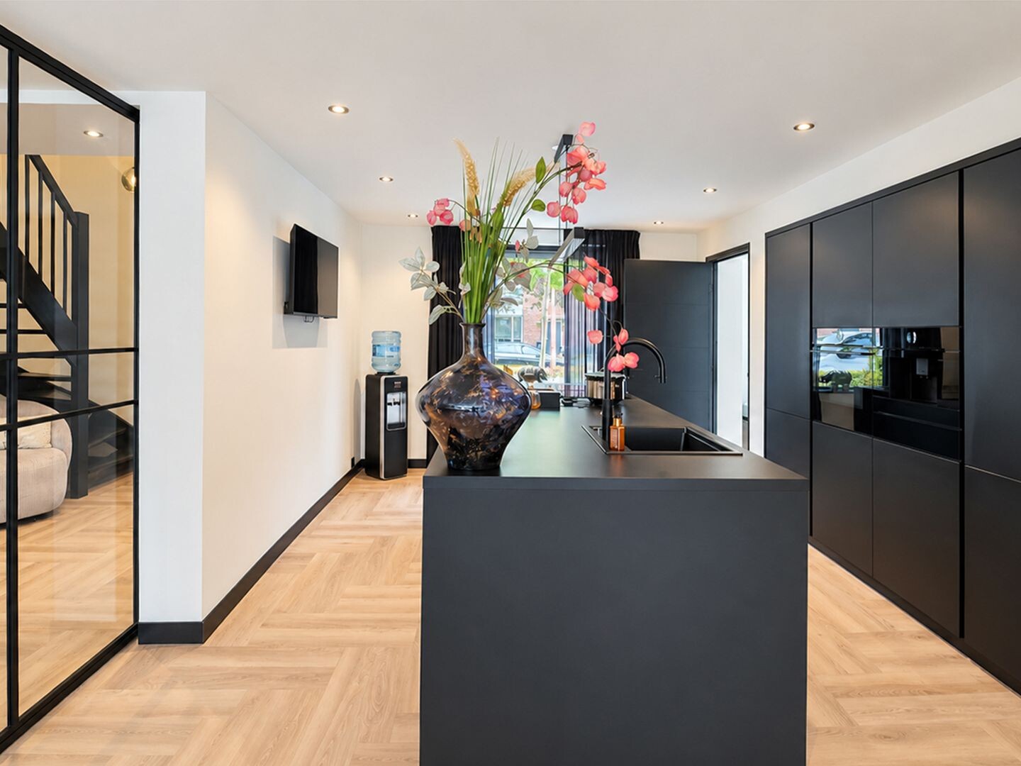 Tussenwoning te koop: Julianastraat 42, Hoeven