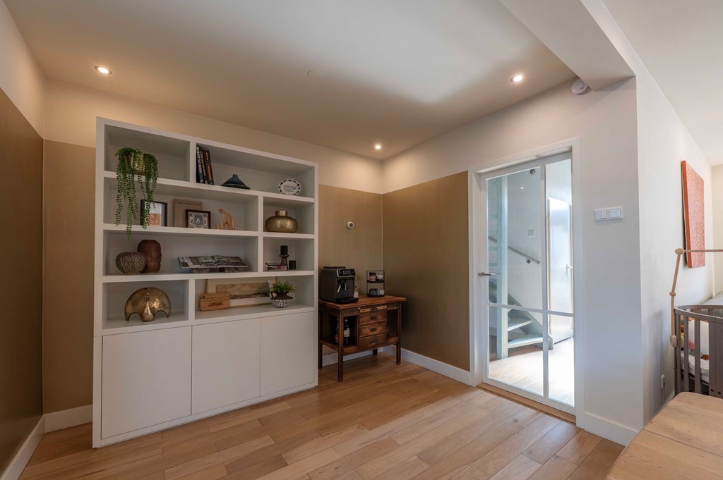 Tussenwoning te koop: Meidoornlaan 8, Hoeven