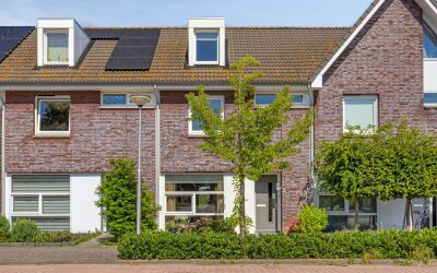 Engels Dorp 24
