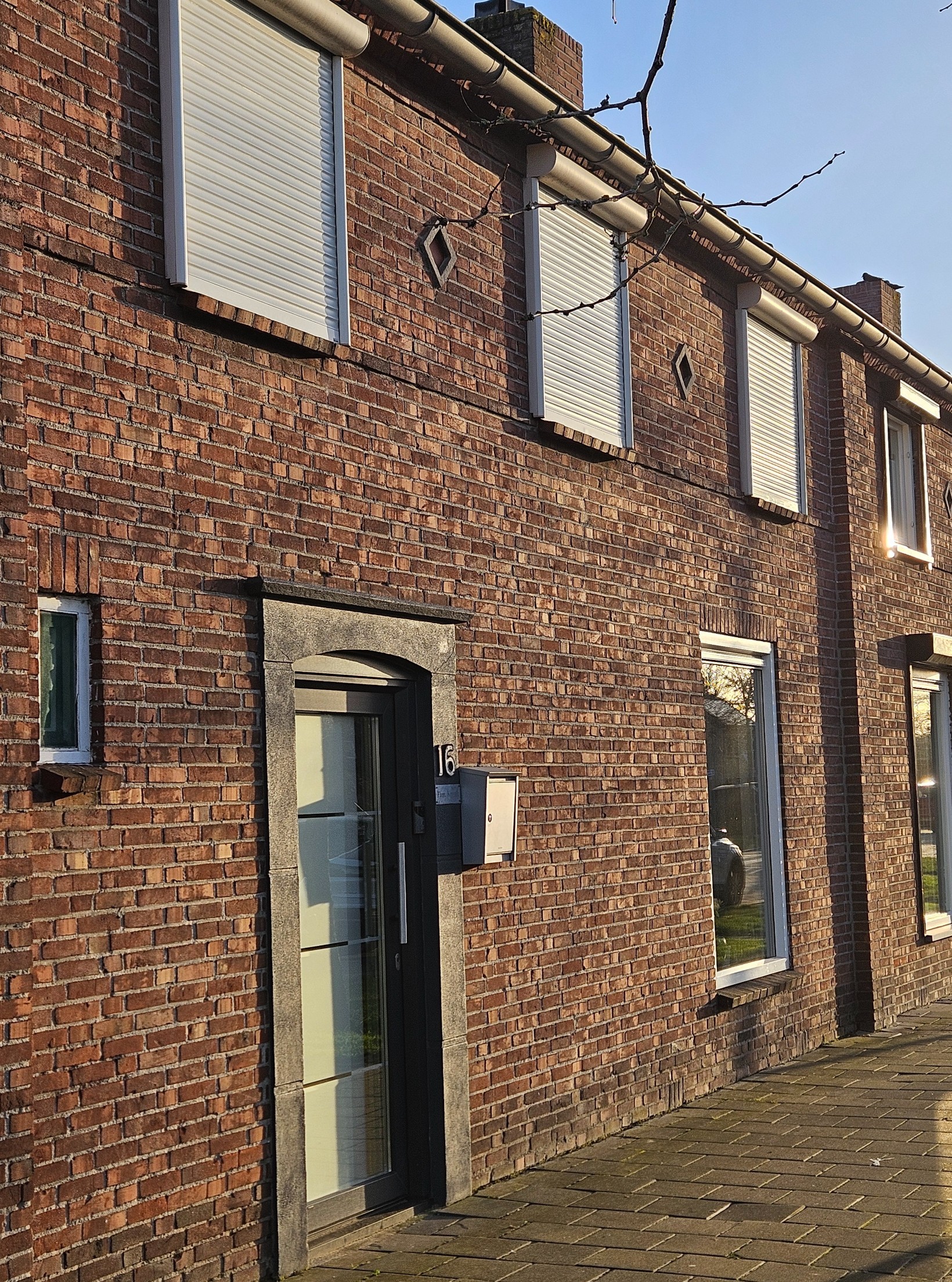 Tussenwoning te koop: Timberwolfstraat 16, Standdaarbuiten