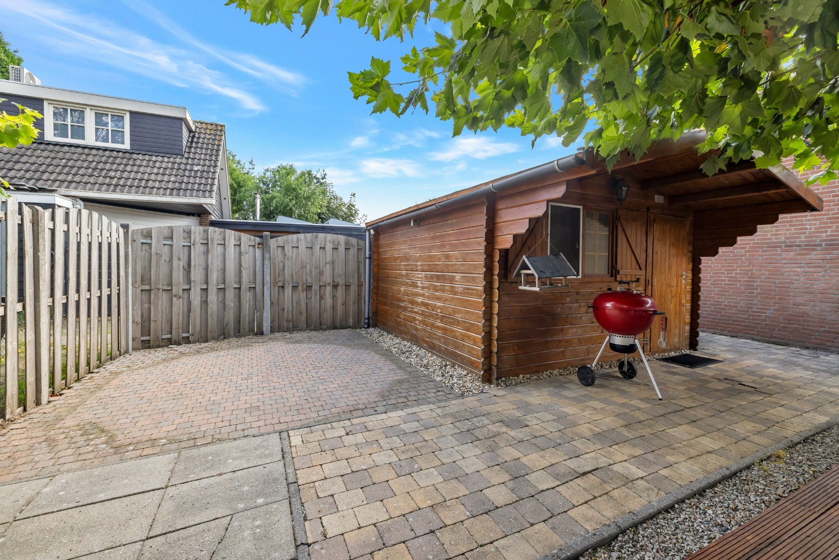 Tussenwoning te koop: Timberwolfstraat 16, Standdaarbuiten