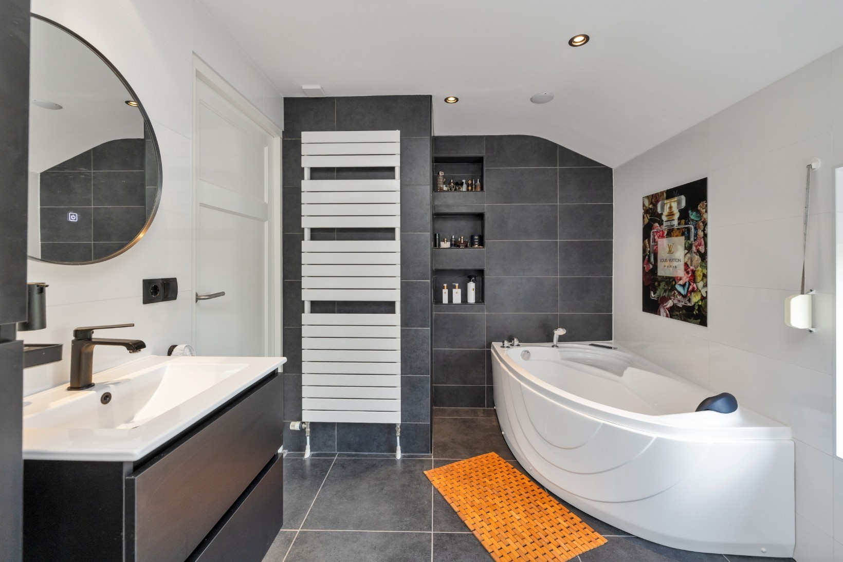 Tussenwoning te koop: Timberwolfstraat 16, Standdaarbuiten