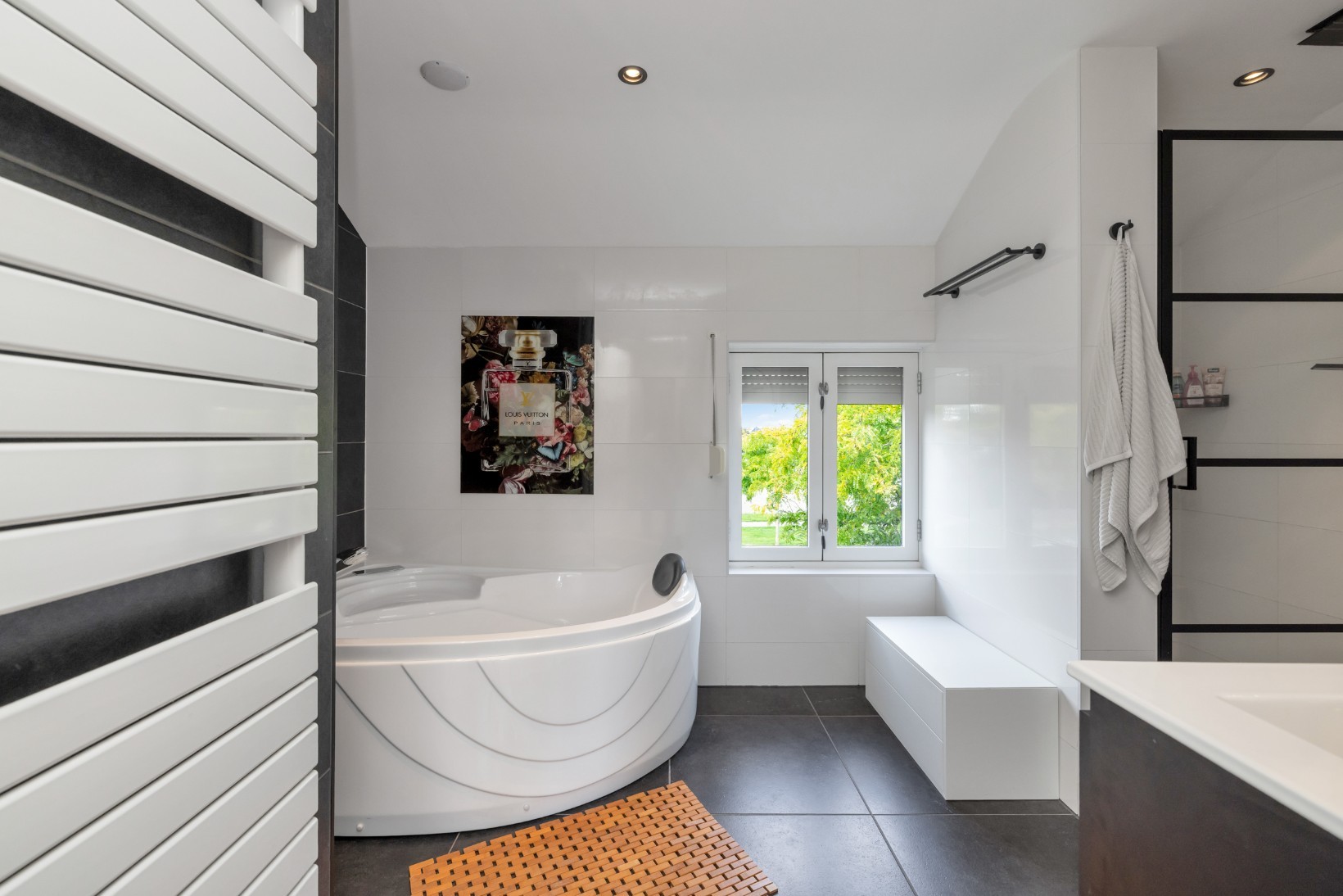 Tussenwoning te koop: Timberwolfstraat 16, Standdaarbuiten