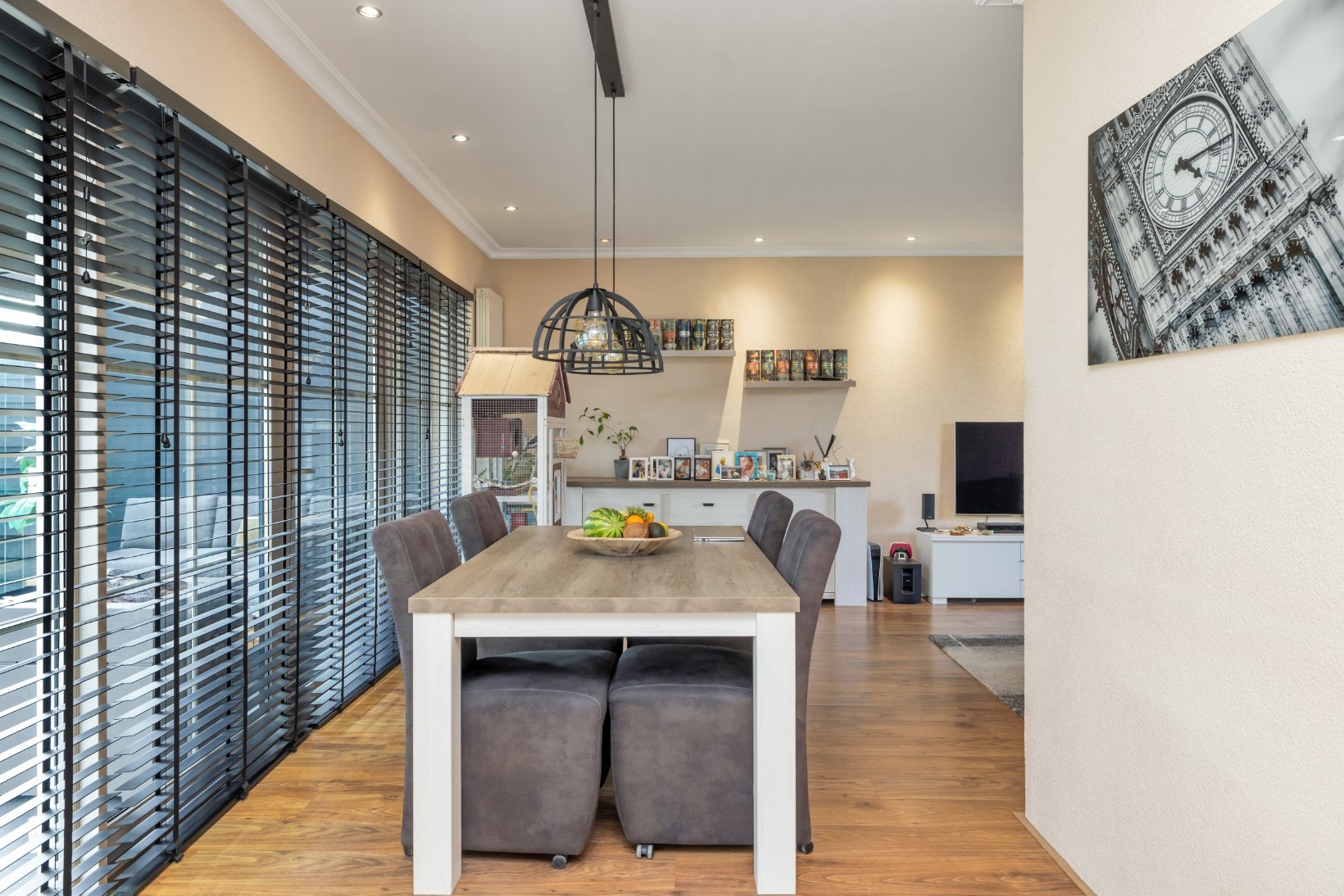 Tussenwoning te koop: Timberwolfstraat 16, Standdaarbuiten