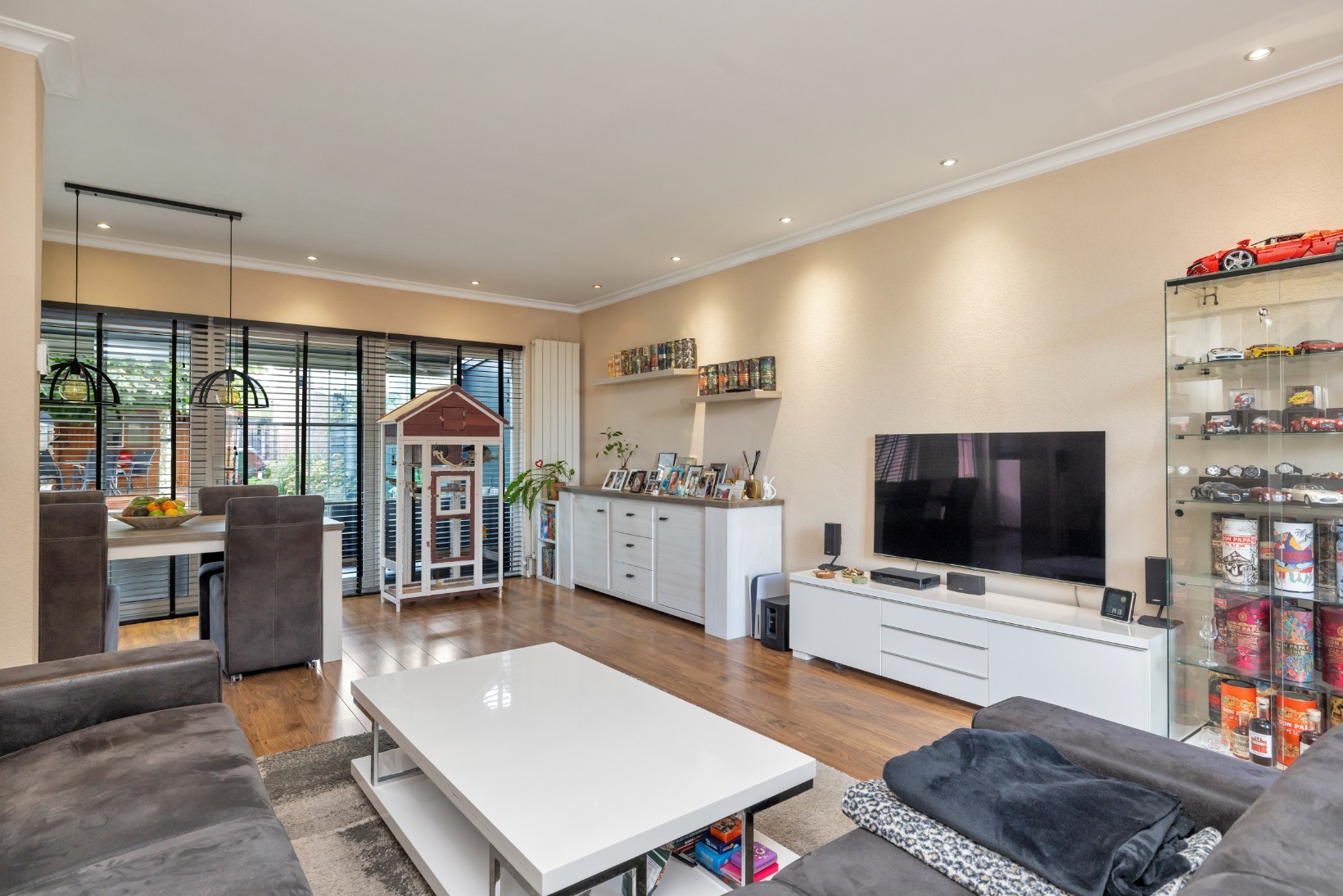 Tussenwoning te koop: Timberwolfstraat 16, Standdaarbuiten