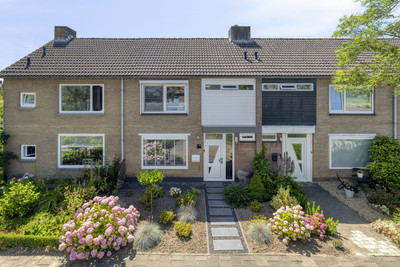 Pastoor Reijnsstraat 19