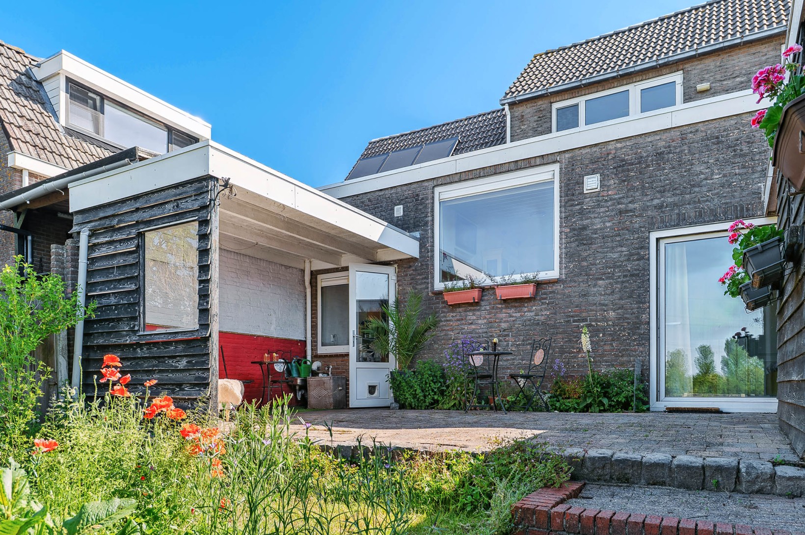 Twee-onder-één-kap te koop: Oude Kerkstraat 75, Standdaarbuiten