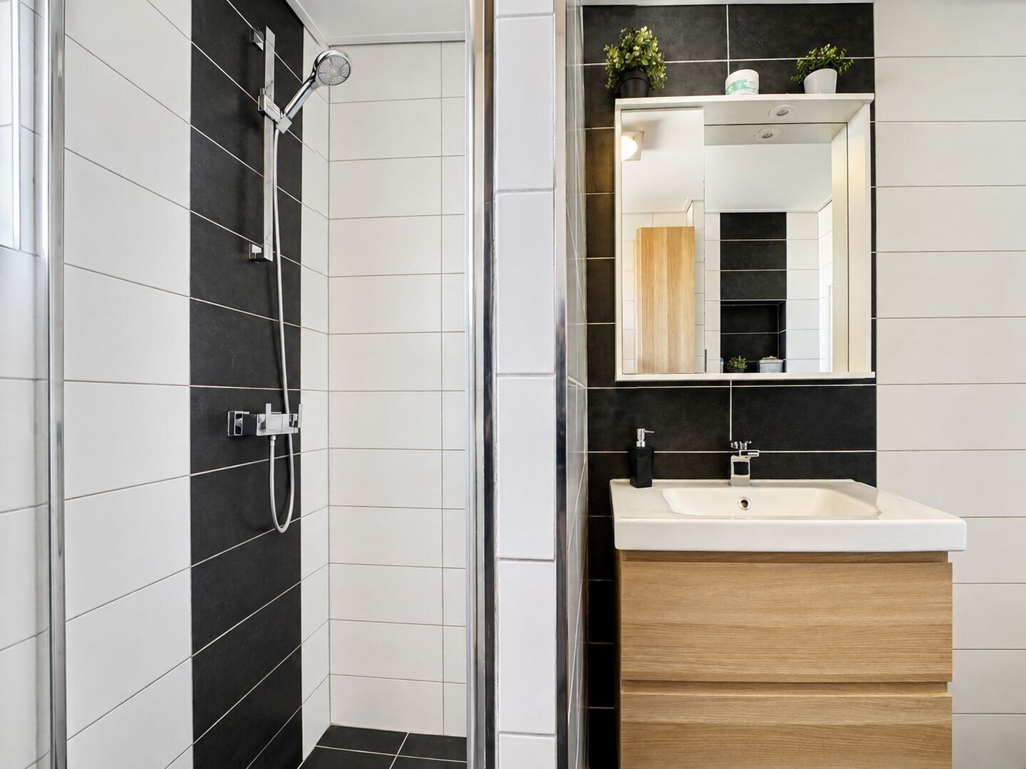 Hoekwoning te koop: Langenoordstraat 131, Zevenbergen