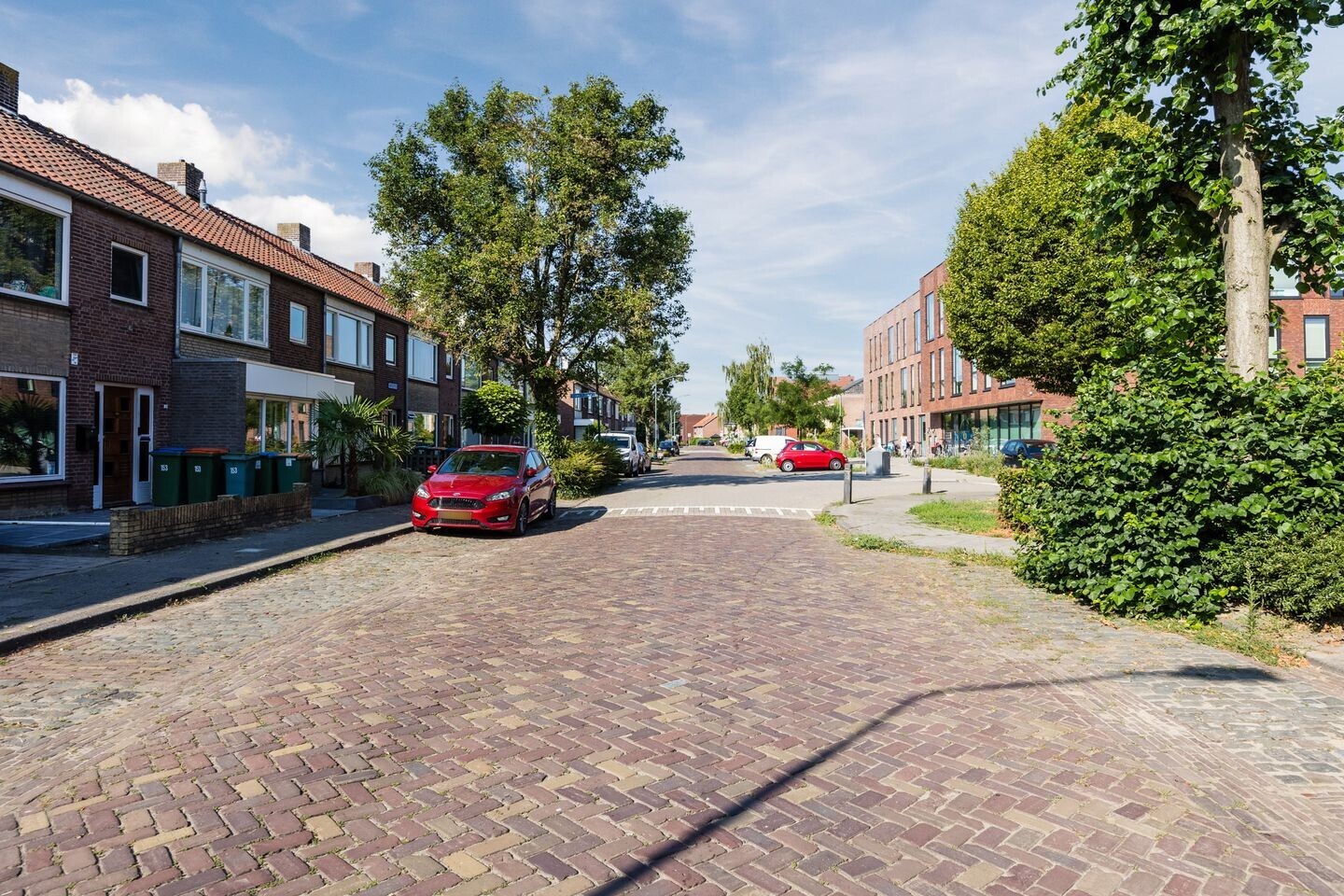 Tussenwoning te koop: Doctor Ariënslaan 155, Zevenbergen