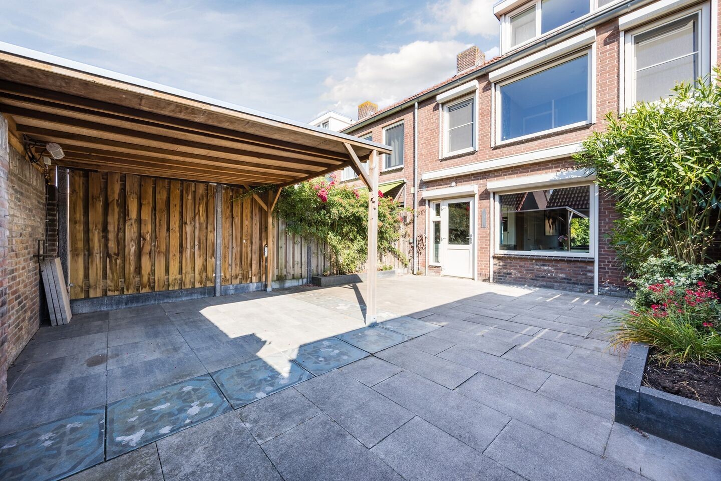 Tussenwoning te koop: Doctor Ariënslaan 155, Zevenbergen