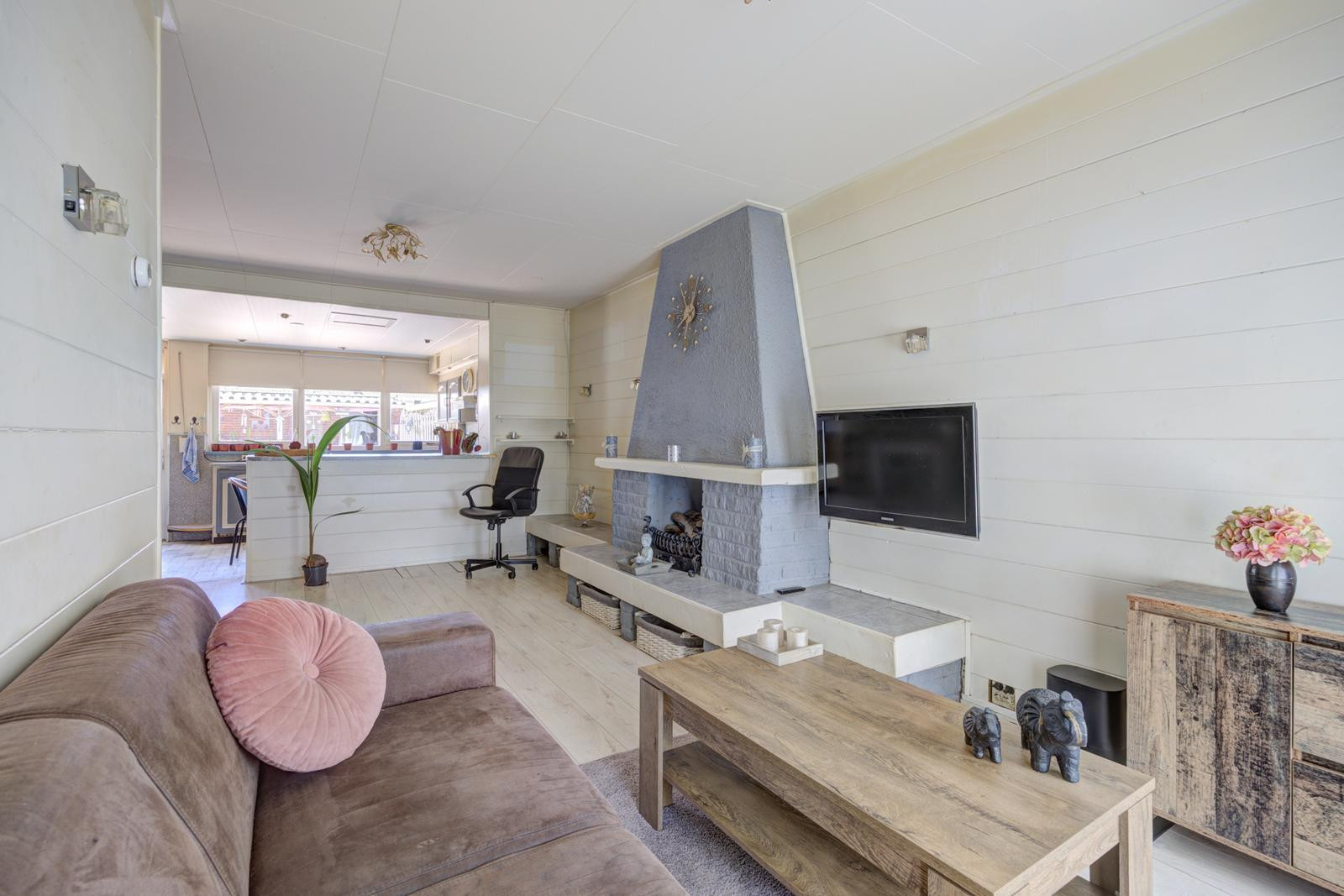 Tussenwoning te koop: van Strijenstraat 42, Zevenbergen