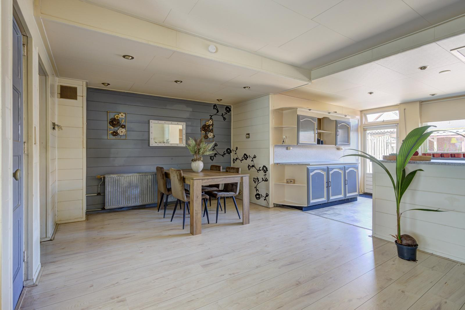 Tussenwoning te koop: van Strijenstraat 42, Zevenbergen