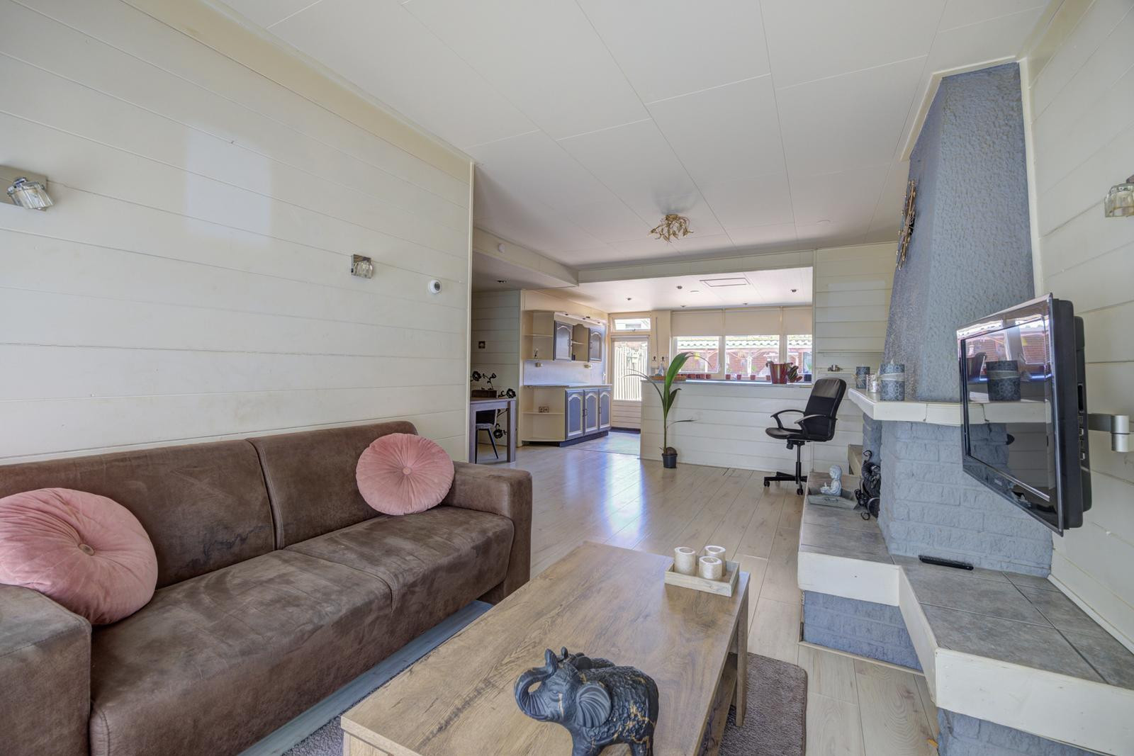 Tussenwoning te koop: van Strijenstraat 42, Zevenbergen