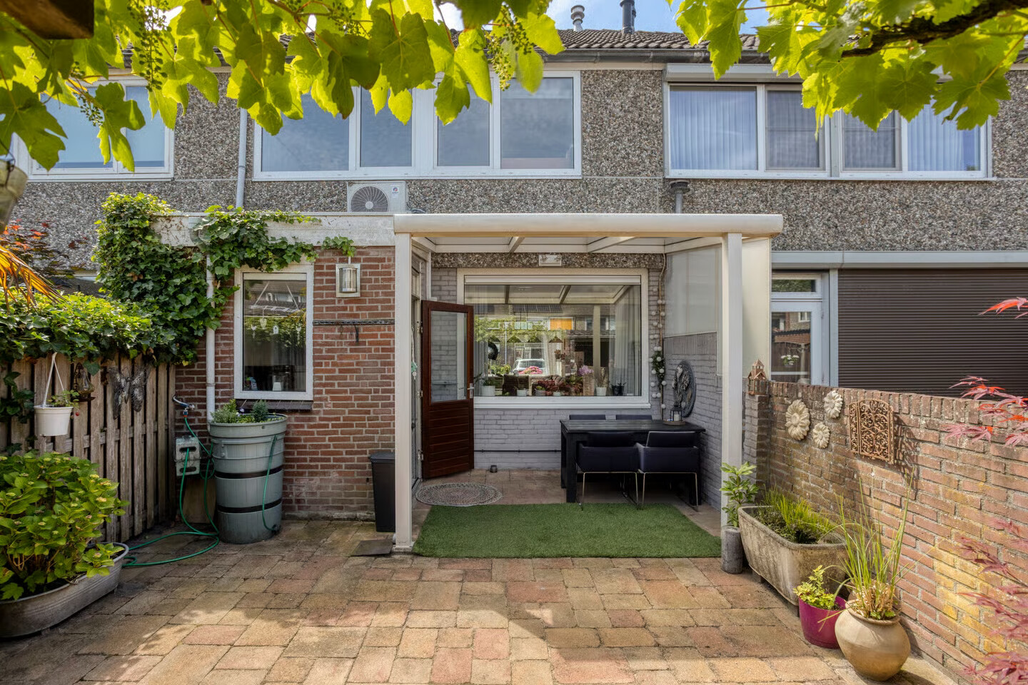 Tussenwoning te koop: Hertogendal 16, Zevenbergen