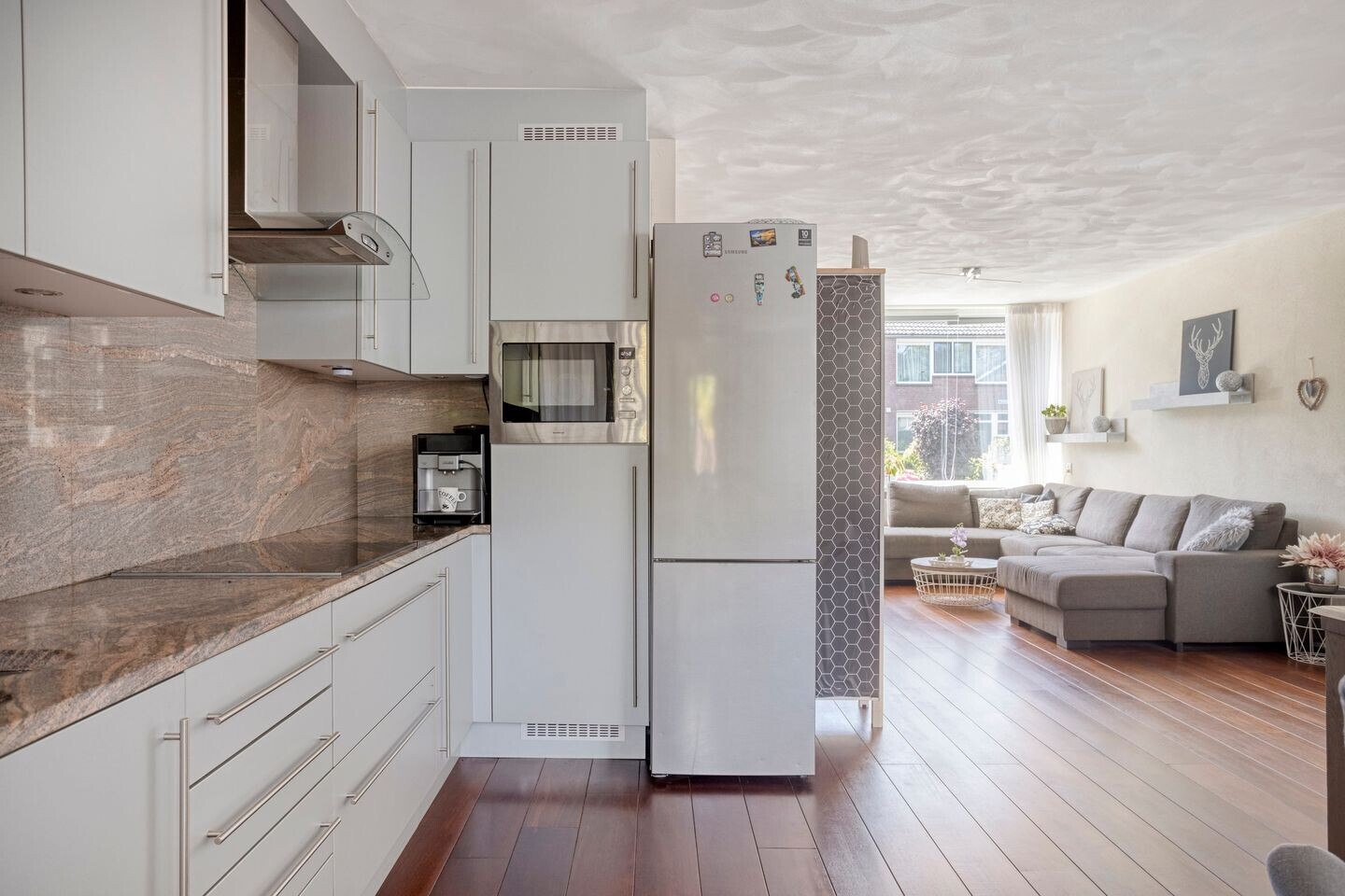 Tussenwoning te koop: Hertogendal 16, Zevenbergen