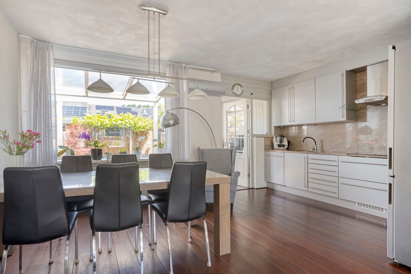 Tussenwoning te koop: Hertogendal 16, Zevenbergen