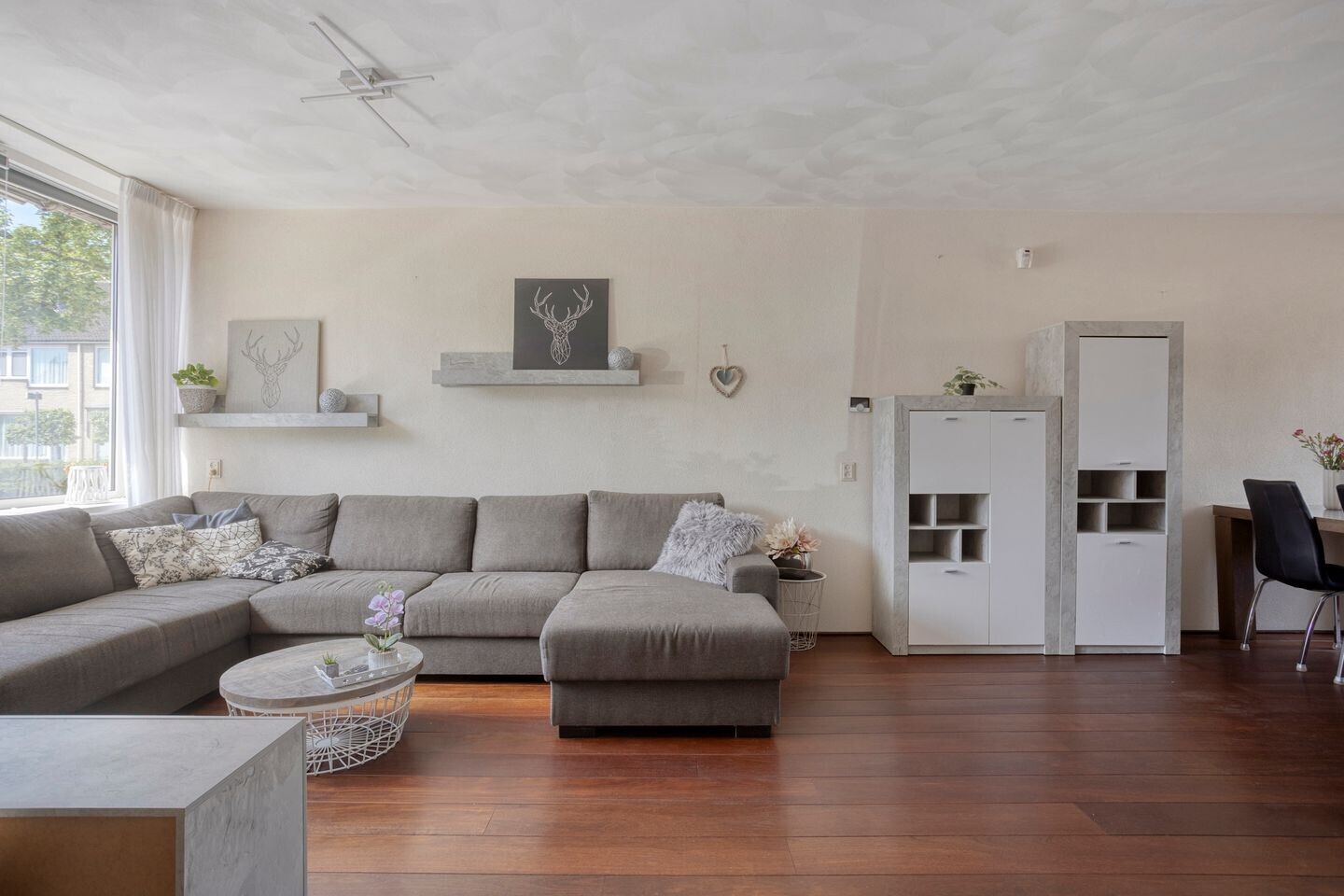 Tussenwoning te koop: Hertogendal 16, Zevenbergen