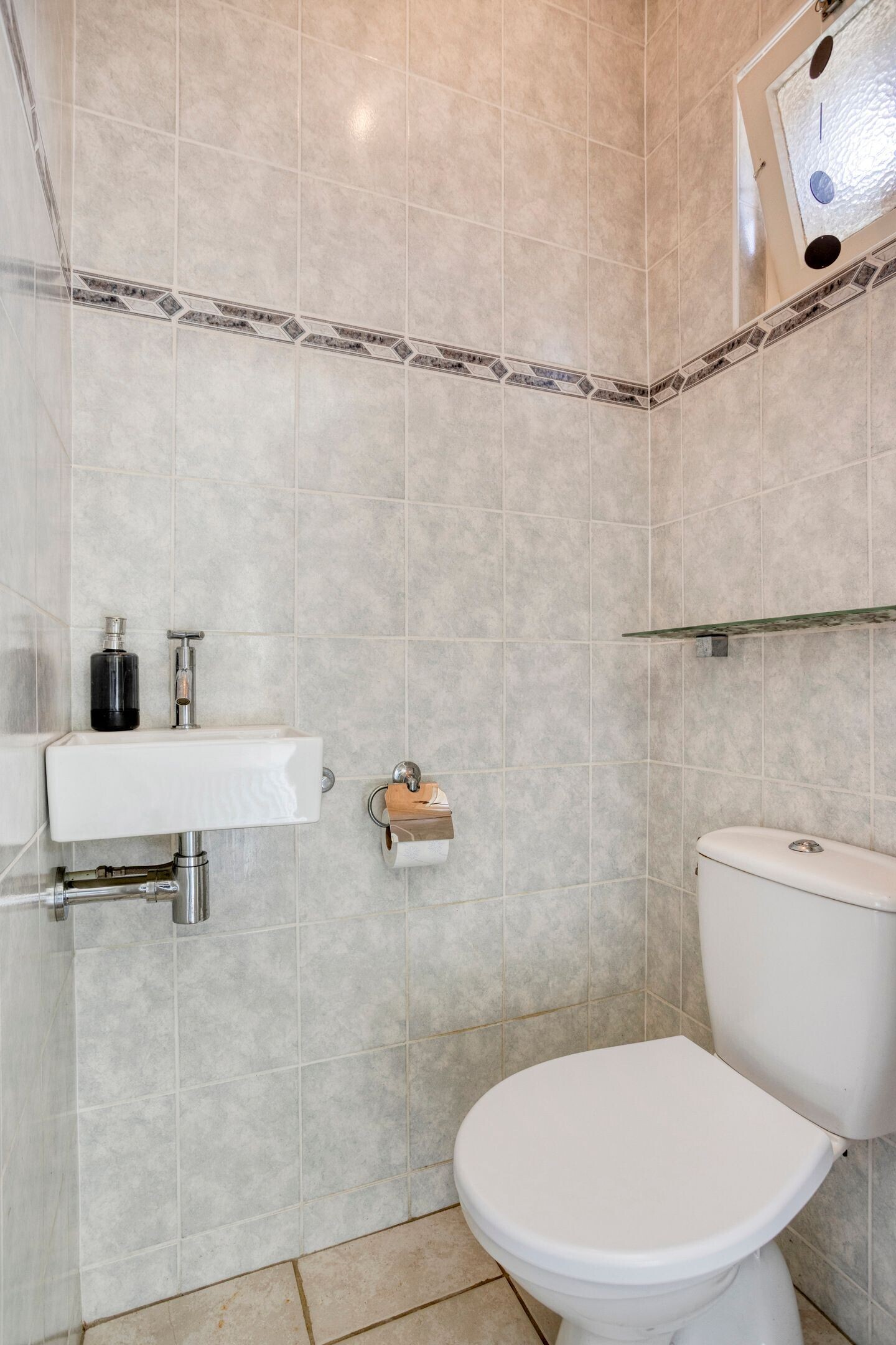Tussenwoning te koop: Hertogendal 16, Zevenbergen