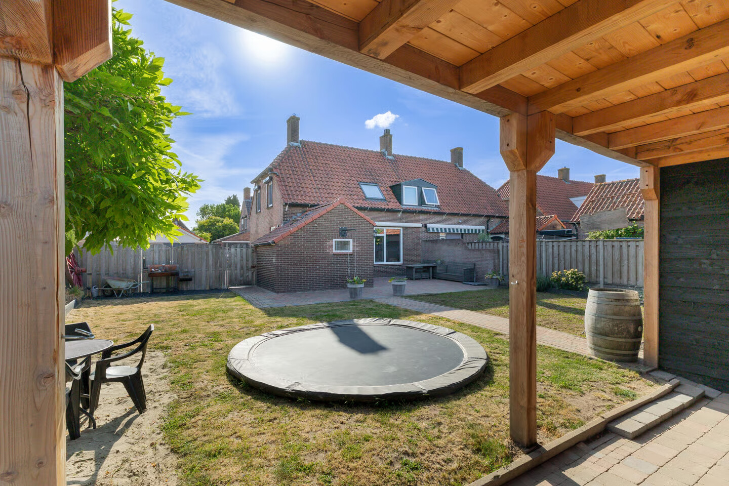 Twee-onder-één-kap te koop: Frisostraat 21, Zevenbergschen Hoek