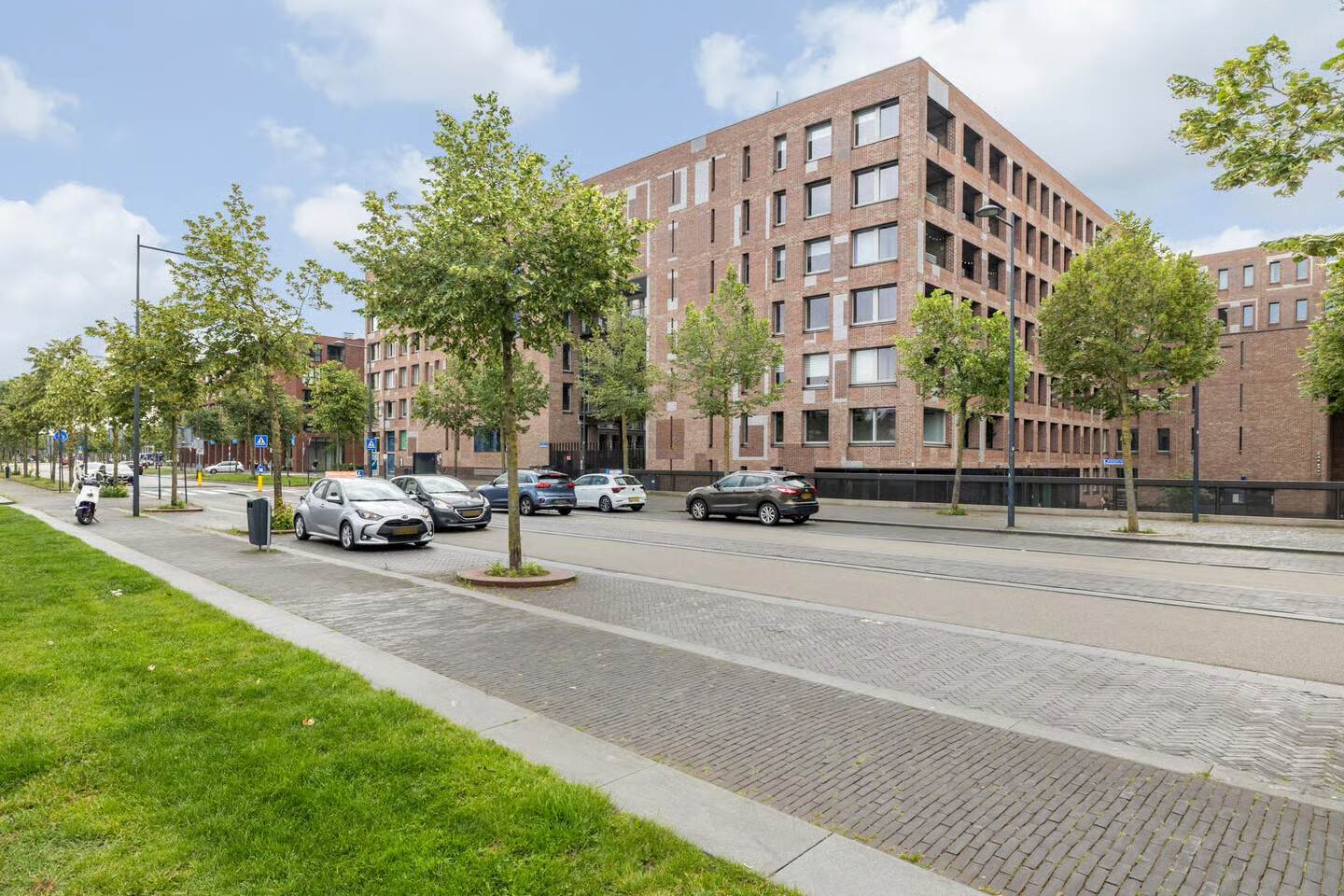 Appartement te koop: Anna van Lotharingentoren 36, Breda