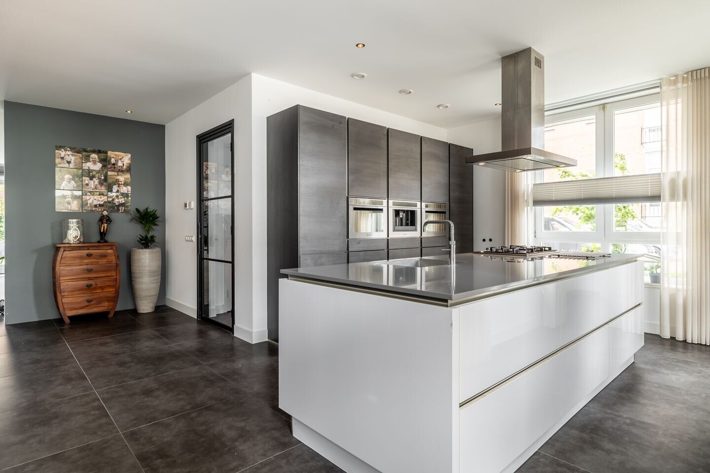 Hoekwoning te koop: Smits van Waesberghestraat 16, Breda