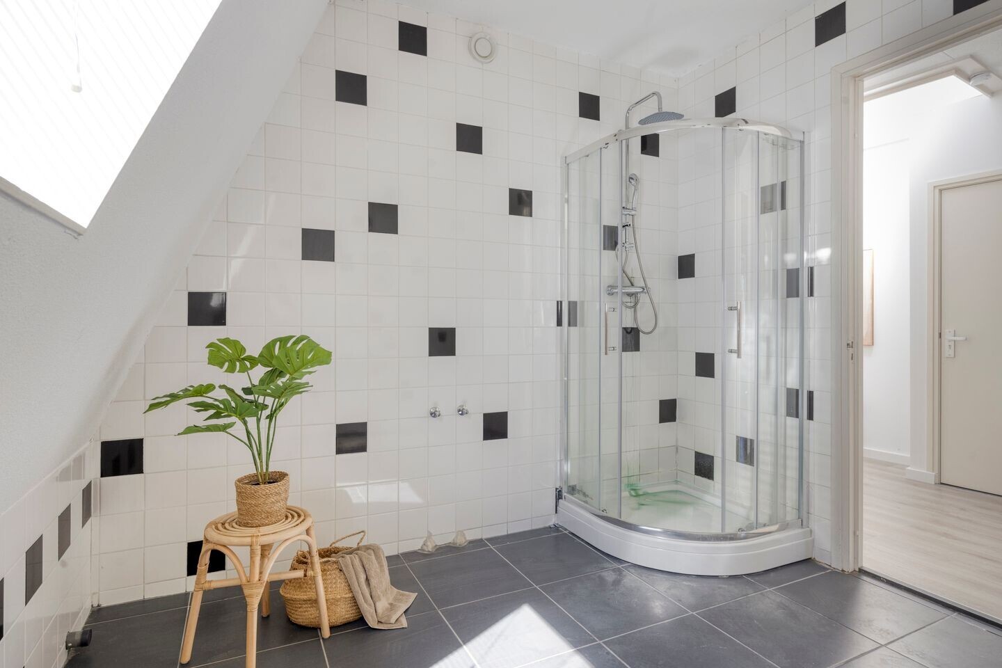 Studio te koop: van Goorstraat 28B, Breda