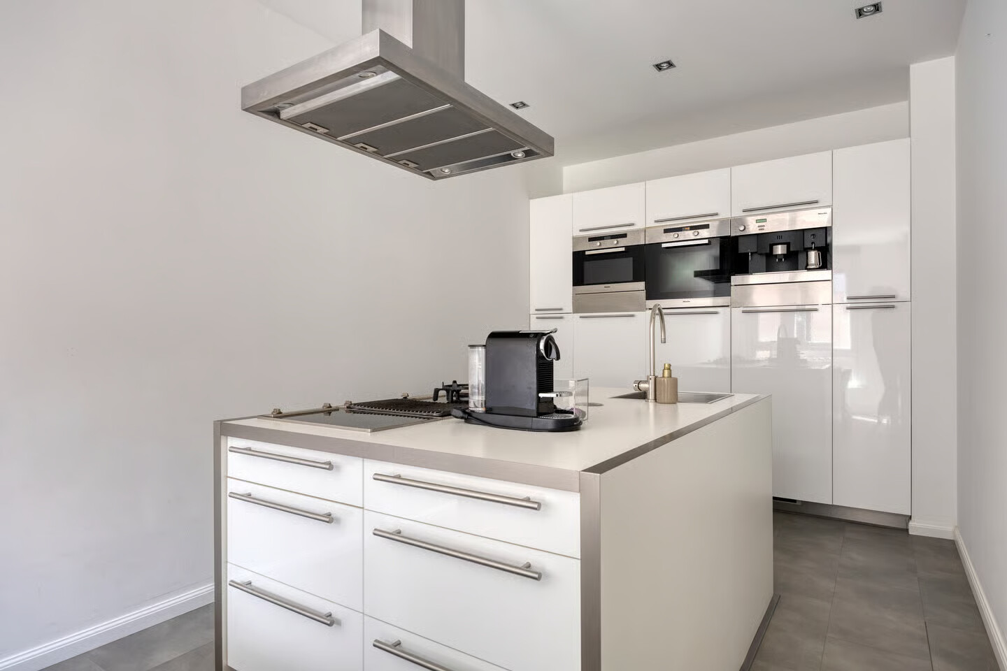 Tussenwoning te koop: Snellenshof 3, Breda