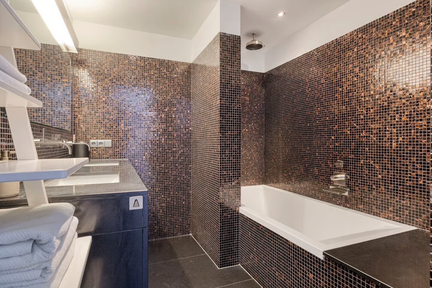 Tussenwoning te koop: Snellenshof 3, Breda