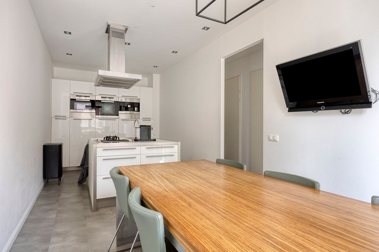 Tussenwoning te koop: Snellenshof 3, Breda