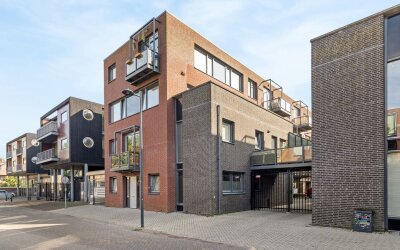 Donkvaart 7-D16
