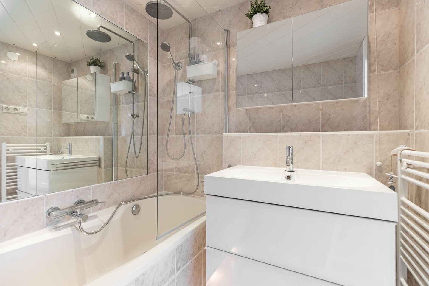 Appartement te koop: Middellaan 296, Breda