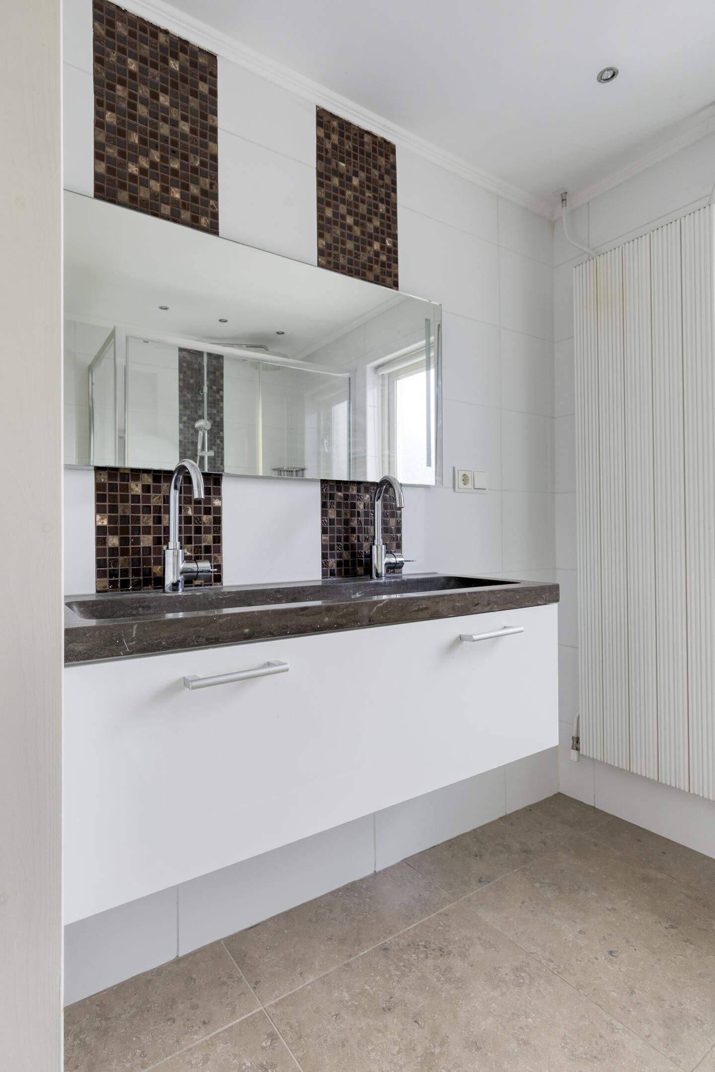 Tussenwoning te koop: Dr. Struyckenstraat 147, Breda