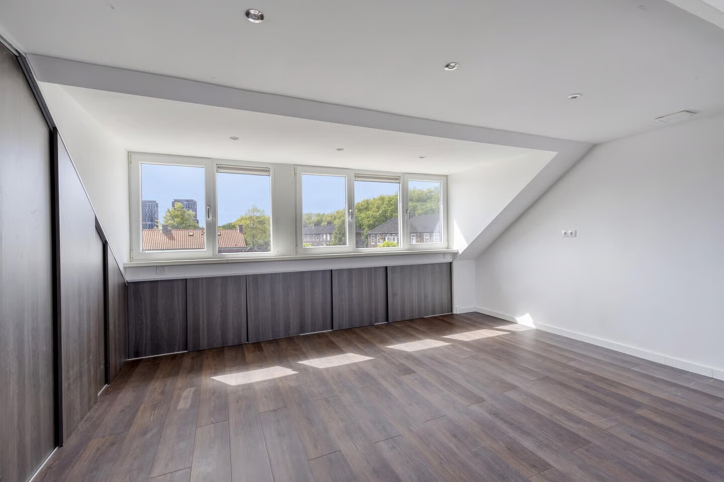 Tussenwoning te koop: Dr. Struyckenstraat 147, Breda