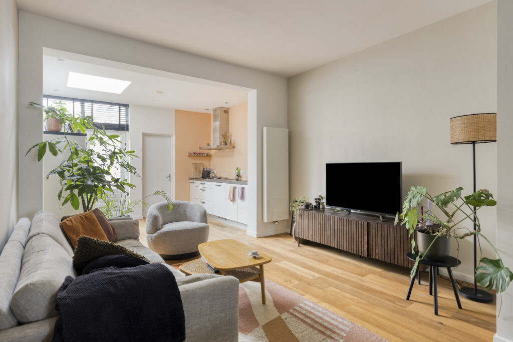 Tussenwoning te koop: Oranjeboomstraat 136, Breda