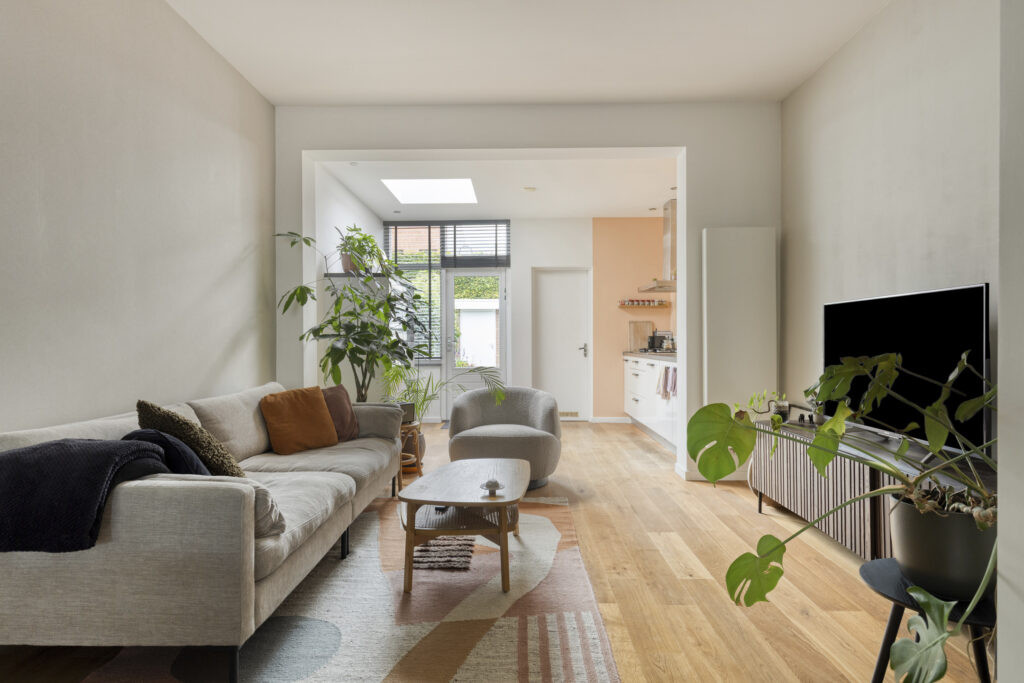 Tussenwoning te koop: Oranjeboomstraat 136, Breda