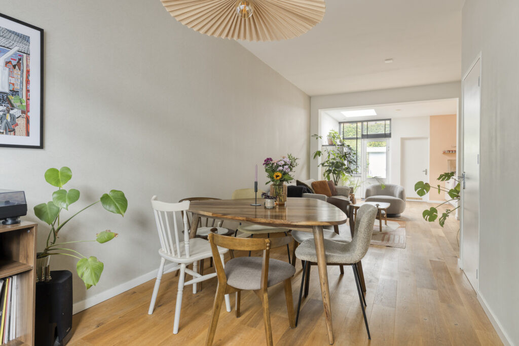Tussenwoning te koop: Oranjeboomstraat 136, Breda