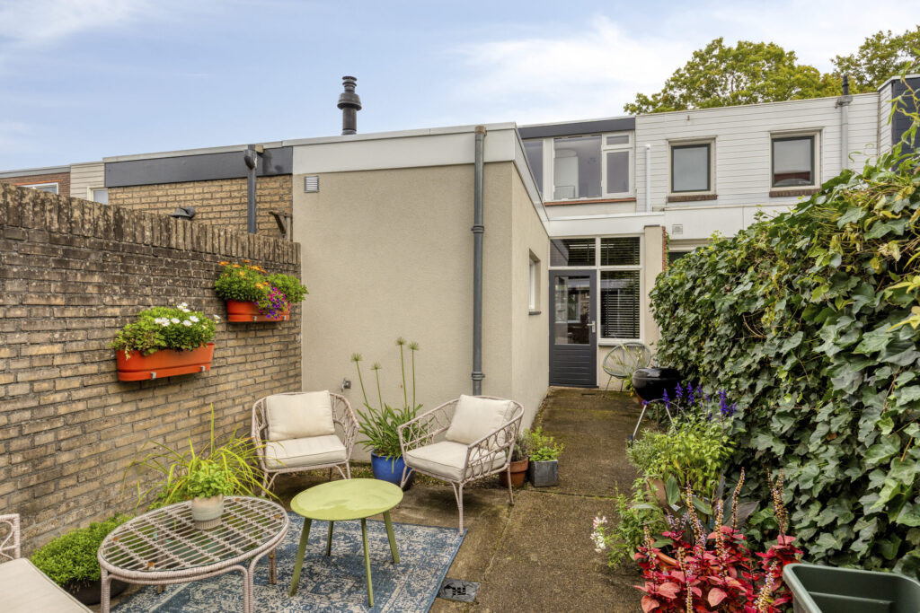 Tussenwoning te koop: Oranjeboomstraat 136, Breda