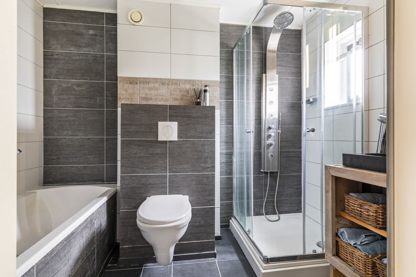 Tussenwoning te koop: Talmastraat 82, Breda