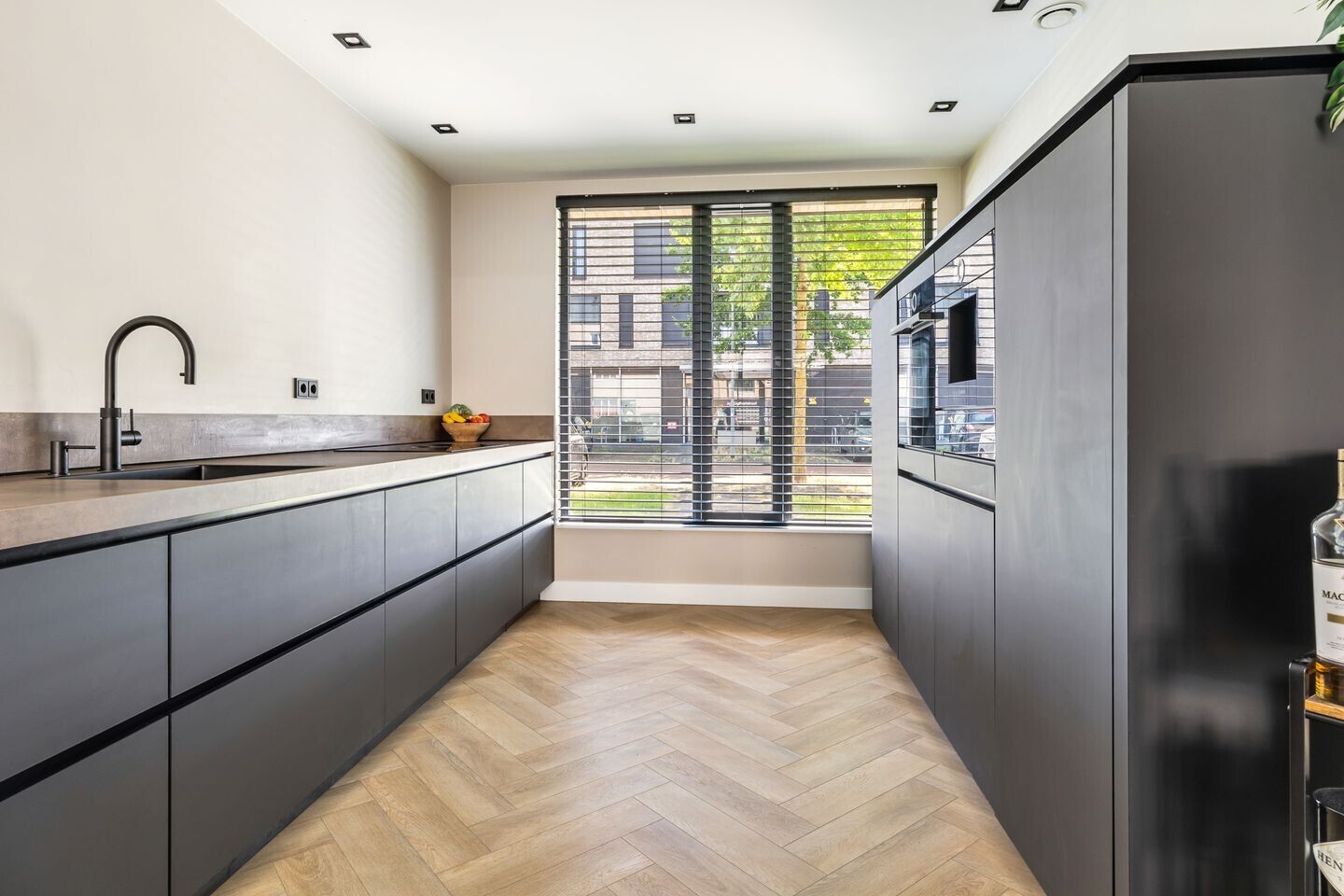 Tussenwoning te koop: Jan Ligthartstraat 24, Breda