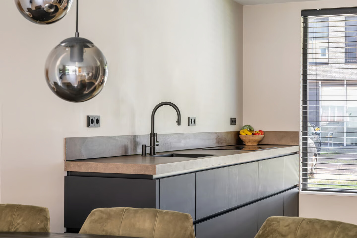 Tussenwoning te koop: Jan Ligthartstraat 24, Breda