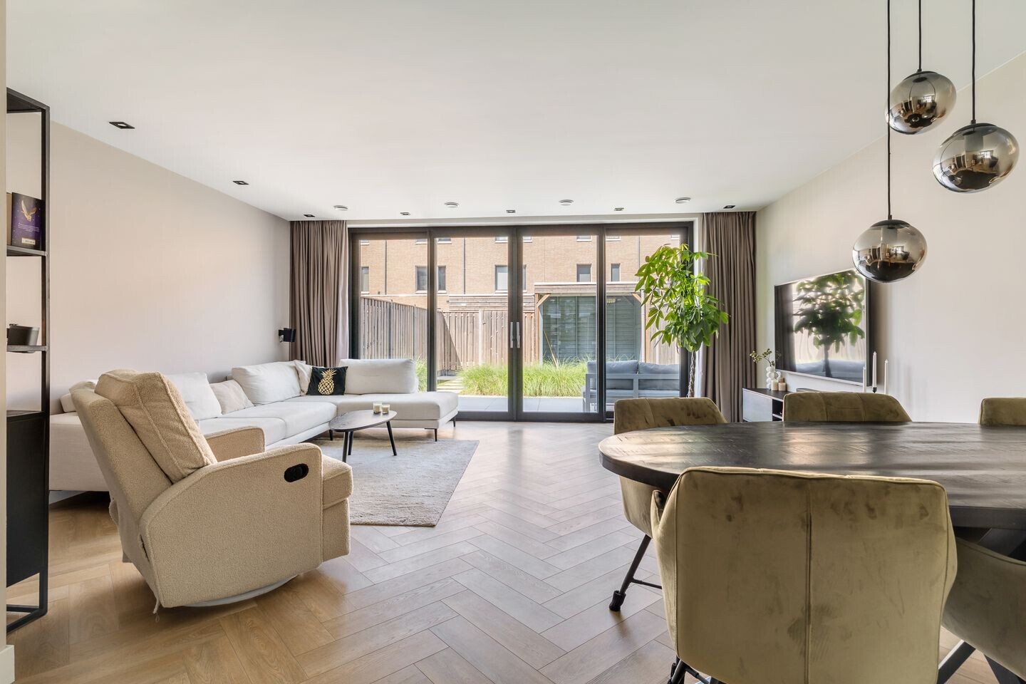 Tussenwoning te koop: Jan Ligthartstraat 24, Breda