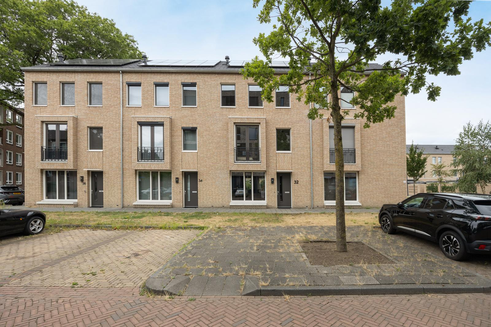 Tussenwoning te koop: Jan Ligthartstraat 32, Breda