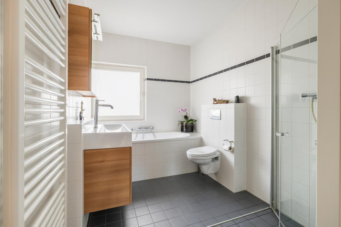 Tussenwoning te koop: Kronenburgwerf 19, Breda