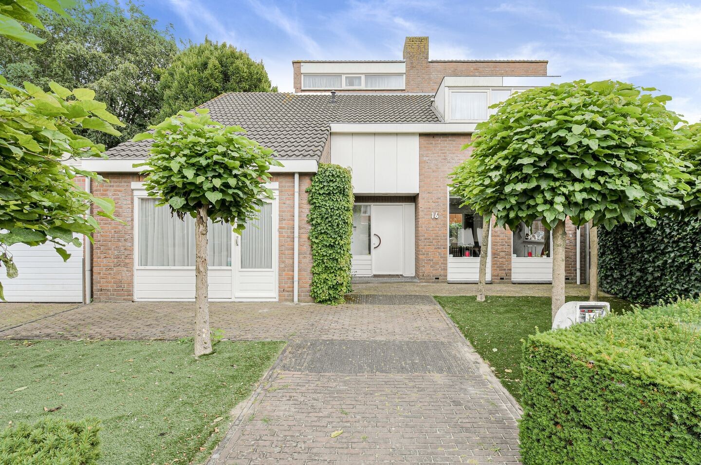 Vrijstaande woning te koop: Zuilenstraat 16, Breda