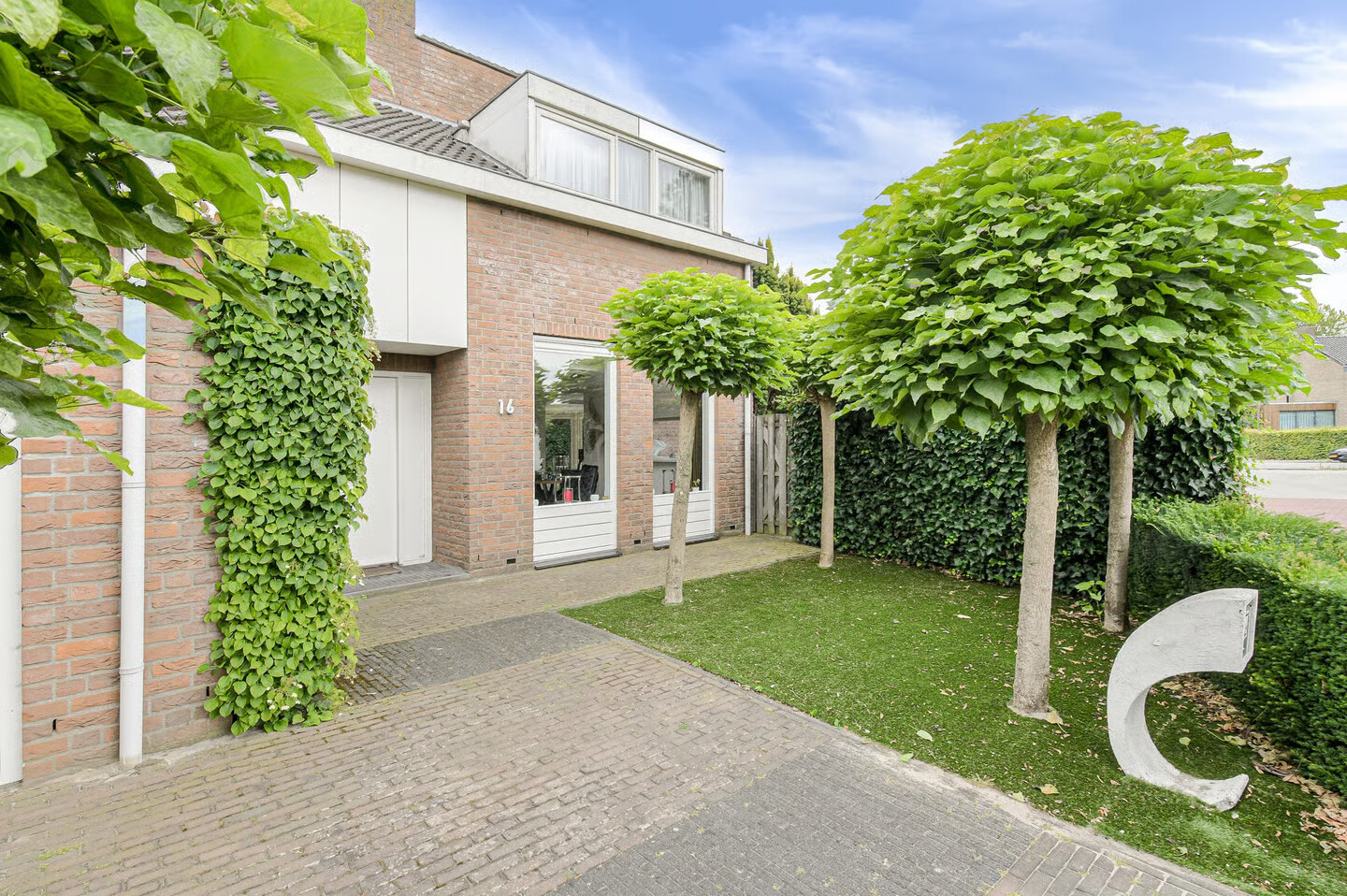 Vrijstaande woning te koop: Zuilenstraat 16, Breda