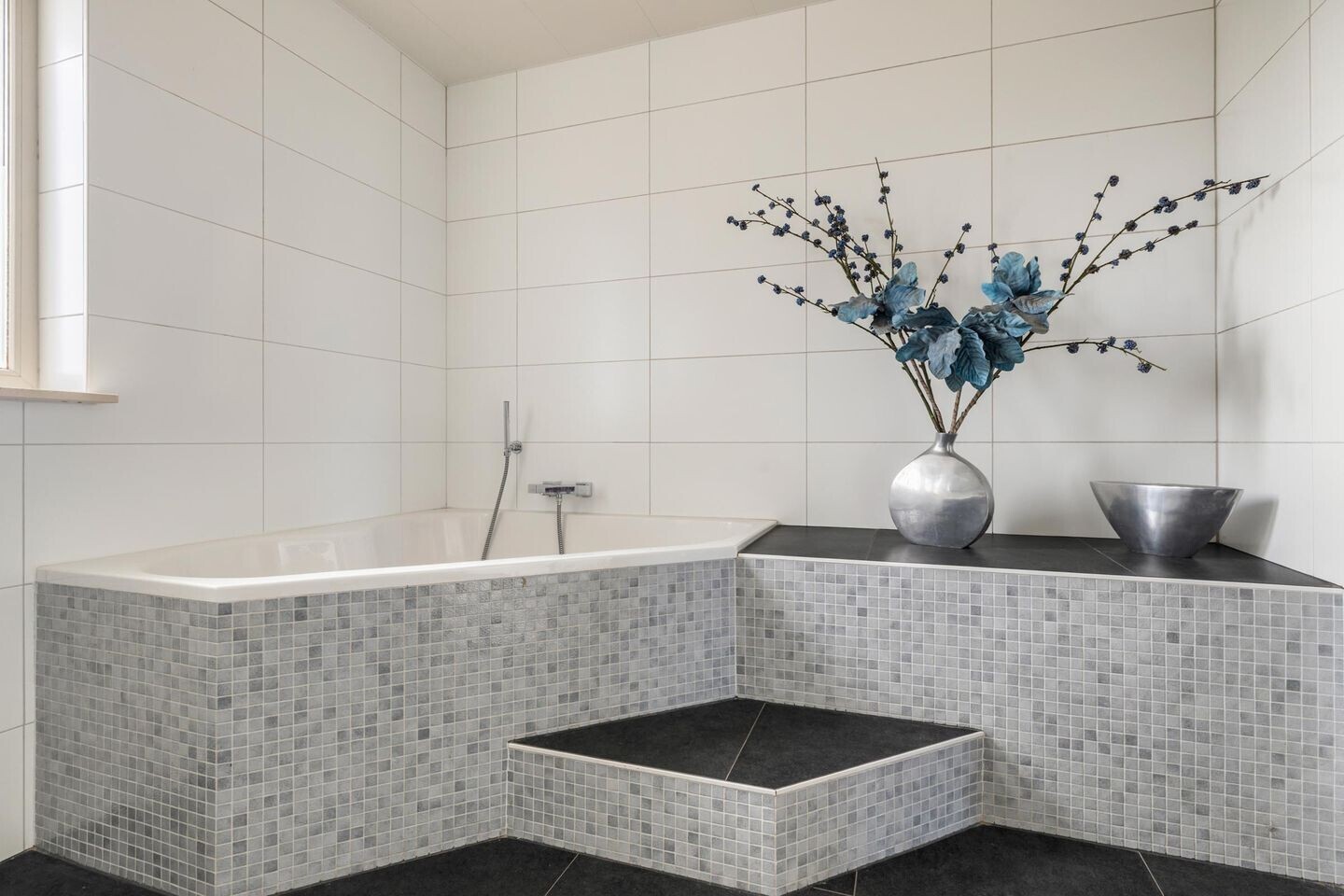 Vrijstaande woning te koop: Liesbospark 44, Breda